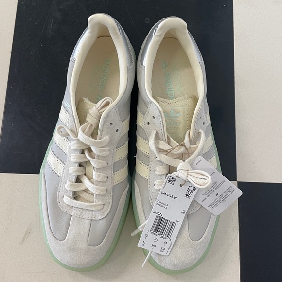 adidas Samba Sambae White Green Gum Sole Womens size 11 NWT Soccer - Picture 4 of 5